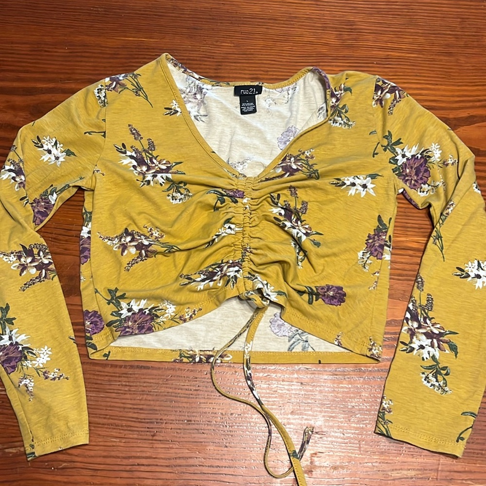 New Juniors Large Rue 21 top